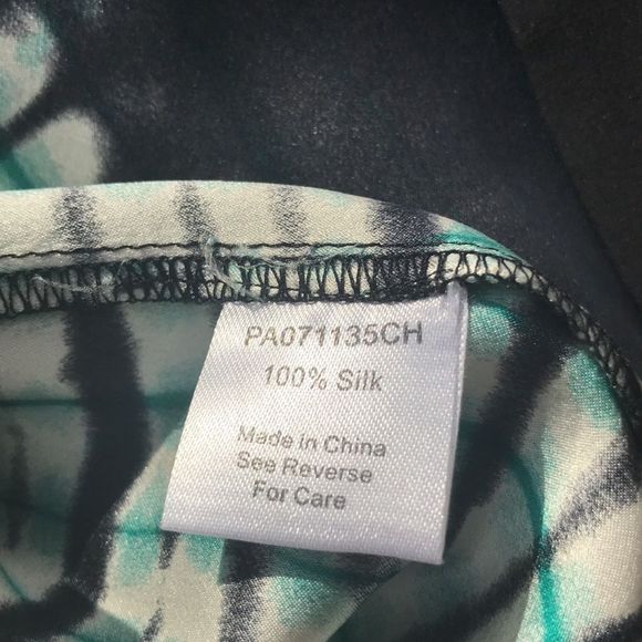 ⭐️ HP PARKER Silk Open Back Geo Sleeveless Blouse - Picture 12 of 12